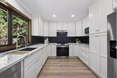 2065 NW Overton Ct, Beaverton, OR 97006 - Photo 8