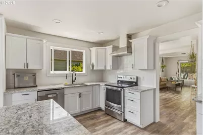 112 S Gold St, Centralia, WA 98531 - Photo 10