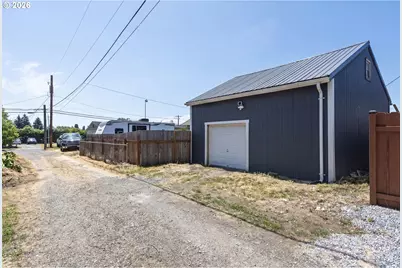 112 S Gold St, Centralia, WA 98531 - Photo 28