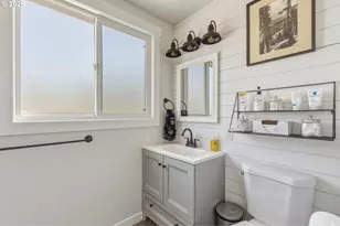 112 S Gold St, Centralia, WA 98531 - Photo 12