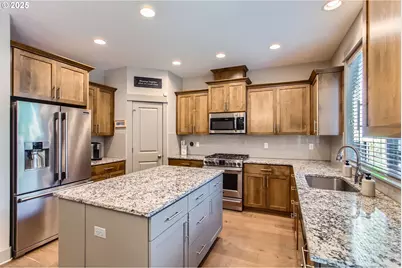 8326 SW Oak St, Portland, OR 97223 - Photo 8