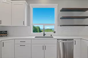 250 Red Rock Dr, Castle Rock, WA 98611 - Photo 8