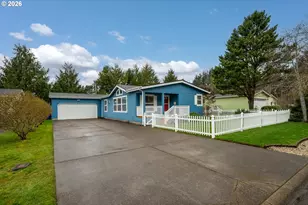 370 SE Anchor Ave, Depoe Bay, OR 97341 - Photo 2