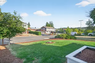 2264 NW Watters St, Roseburg, OR 97471 - Photo 36