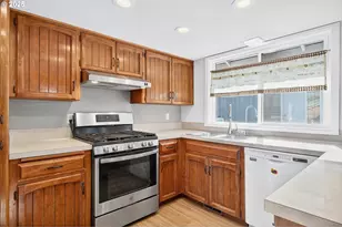 2264 NW Watters St, Roseburg, OR 97471 - Photo 12