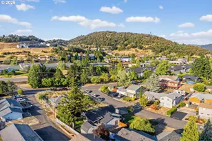 2264 NW Watters St, Roseburg, OR 97471 - Photo 44