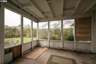 948 V St, Springfield, OR 97477 - Photo 30