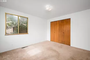 948 V St, Springfield, OR 97477 - Photo 18