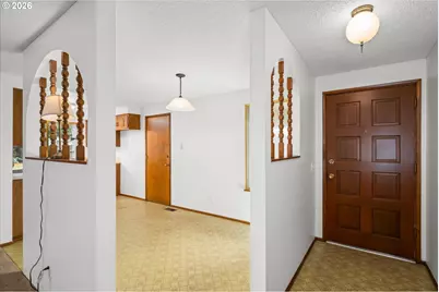 948 V St, Springfield, OR 97477 - Photo 12