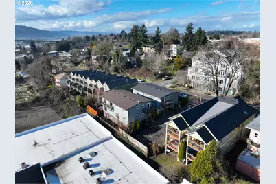 8220 N Edison St, Portland, OR 97203 - Photo 2