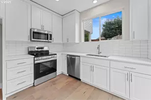 9824 SW 34th Pl, Portland, OR 97219 - Photo 8