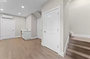 9824 SW 34th Pl, Portland, OR 97219 - Photo 16