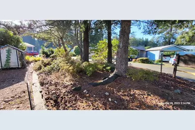 1765 Shorepines Dr, Coos Bay, OR 97420 - Photo 2