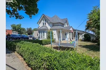 230 N 3rd St, Harrisburg, OR 97446 - Photo 12
