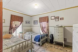 1150 W 8th St, Coquille, OR 97423 - Photo 32