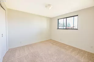 25031 Woodland Ave, Veneta, OR 97487 - Photo 14