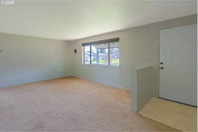 25031 Woodland Ave, Veneta, OR 97487 - Photo 4