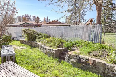 25031 Woodland Ave, Veneta, OR 97487 - Photo 24