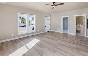 238 Oak St, Florence, OR 97439 - Photo 14