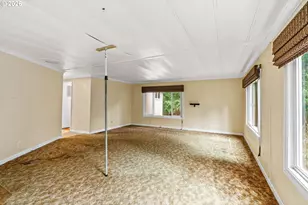 5585 Lakeview Dr, Florence, OR 97439 - Photo 10