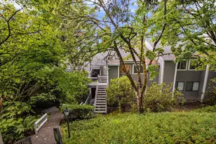 44 Eagle Crest Dr, Lake Oswego, OR 97035 - Photo 2