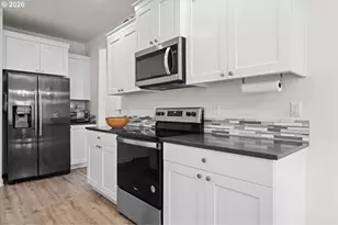 1320 N Broadway St, Estacada, OR 97023 - Photo 8