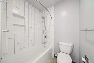 12517 NE Shaver St, Portland, OR 97230 - Photo 22