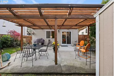 1021 SW 24th St, Troutdale, OR 97060 - Photo 30