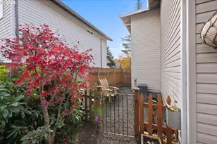 1021 SW 24th St, Troutdale, OR 97060 - Photo 32