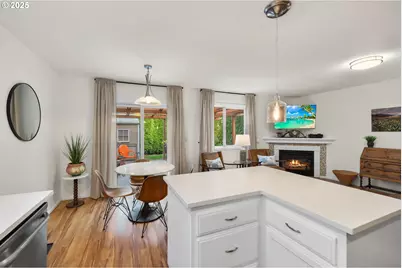 1021 SW 24th St, Troutdale, OR 97060 - Photo 16