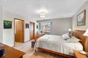 1021 SW 24th St, Troutdale, OR 97060 - Photo 18