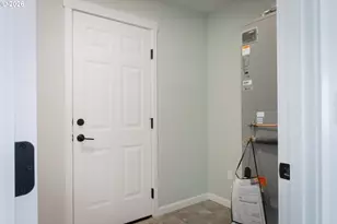 92402 Abbott Rd, Astoria, OR 97103 - Photo 10