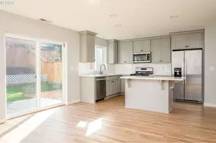 15572 Bachelor Ave, Sandy, OR 97055 - Photo 6