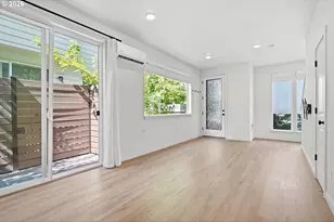 12078 SE Pine St, Portland, OR 97216 - Photo 8