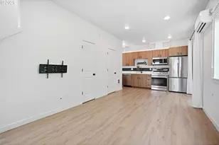 12078 SE Pine St, Portland, OR 97216 - Photo 6