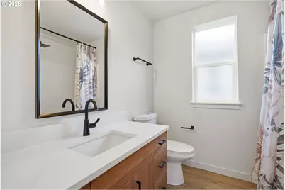 12078 SE Pine St, Portland, OR 97216 - Photo 16