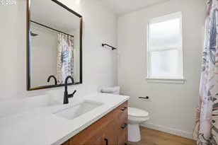 12078 SE Pine St, Portland, OR 97216 - Photo 16