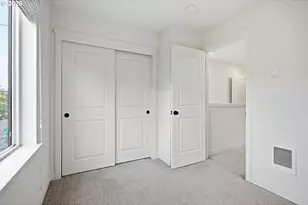 12078 SE Pine St, Portland, OR 97216 - Photo 18