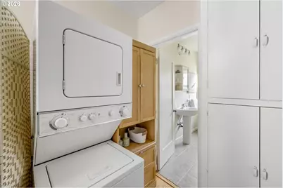 130 SE 31st Ave #8, Portland, OR 97214 - Photo 18