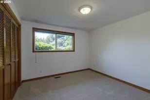 19565 SW Southview Pl, Beaverton, OR 97078 - Photo 16