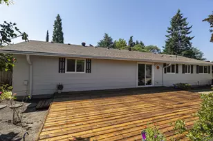 19565 SW Southview Pl, Beaverton, OR 97078 - Photo 20