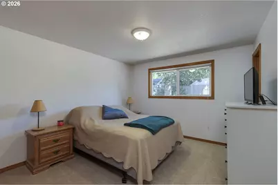 19565 SW Southview Pl, Beaverton, OR 97078 - Photo 12