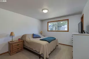 19565 SW Southview Pl, Beaverton, OR 97078 - Photo 12