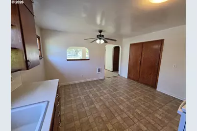 1305 8th Ave, Longview, WA 98632 - Photo 20