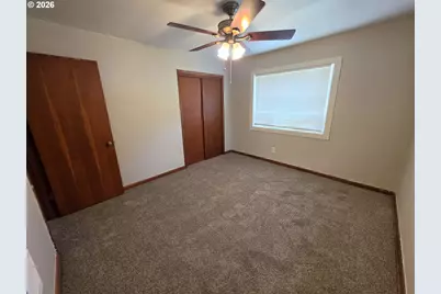 1305 8th Ave, Longview, WA 98632 - Photo 6