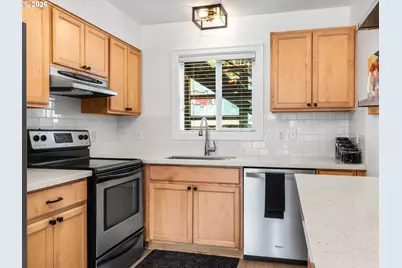 8521 N Edison St #A7, Portland, OR 97203 - Photo 8