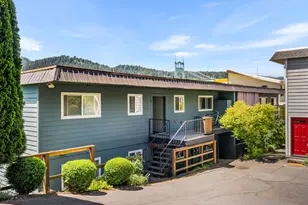 8521 N Edison St, Portland, OR 97203 - Photo 2