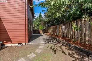 2013 NW Bella Vista Dr, Gresham, OR 97030 - Photo 36