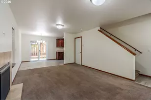 2013 NW Bella Vista Dr, Gresham, OR 97030 - Photo 16