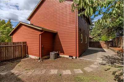 2013 NW Bella Vista Dr, Gresham, OR 97030 - Photo 32